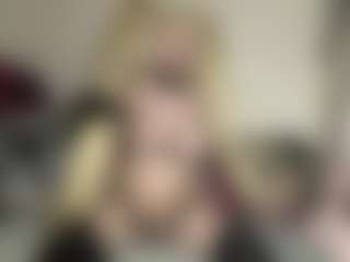 Live cam show with bratzdollchloe - Blue Eyes on AdultVida.com