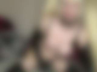 Live cam show with bratzdollchloe - Blonde Hair on CamClone