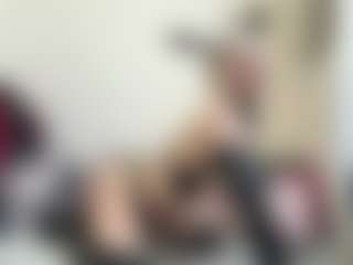 Live cam show with bratzdollchloe - Blonde Hair on https://playwithruby.com