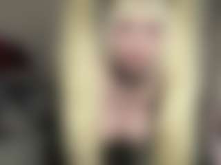 Live cam show with bratzdollchloe - Lean on Free Soda
