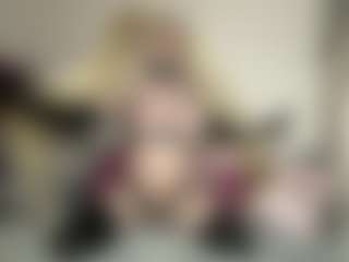 Live cam show with bratzdollchloe - Tease on SpankPalCams
