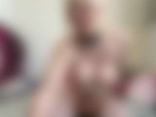 Live cam show with bratzdollchloe - Drinking on SmokeAndPoke
