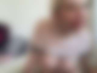 bratzdollchloe's Live Sex Cam Show