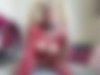 Live cam show with bratzdollchloe - Big Tits on wildcum.com