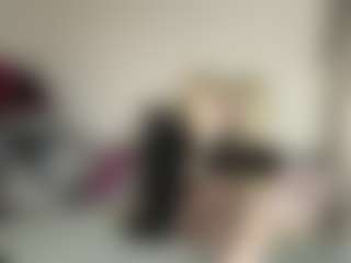 Live cam show with bratzdollchloe - Lean on Hubzter Live