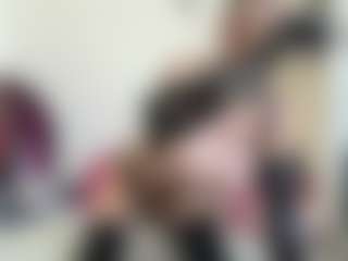 Live-Cam-Show mit bratzdollchloe - Blue Eyes auf Camsoda