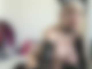 bratzdollchloe's Live Sex Cam Show