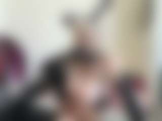 Live cam show with bratzdollchloe - Blue Eyes on madthumbs