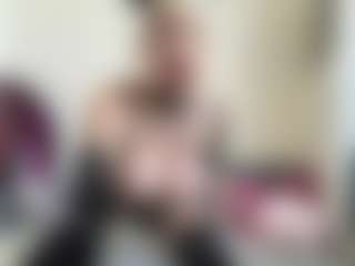 Live cam show with bratzdollchloe - Blonde Hair on Camsoda