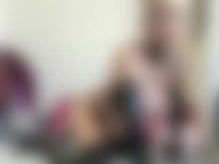 bratzdollchloe's Live Sex Cam Show