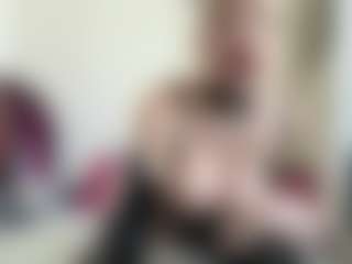 bratzdollchloe's Live Sex Cam Show