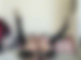 bratzdollchloe's Live Sex Cam Show