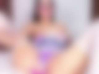 Live cam show with AmyColmann - Fingering on madthumbs