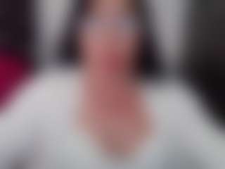 Live cam show with GraceMaturemilf - Mature on Dolls Live