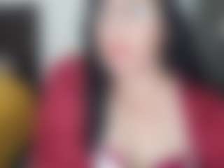 Live cam show with GraceMaturemilf - Double Penetration on sexylive.show