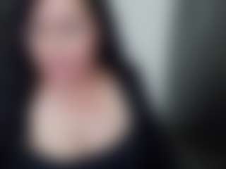 Live cam show with GraceMaturemilf - Nipple Piercings on Gym Cam Girls