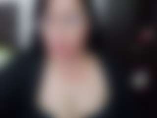 Live cam show with GraceMaturemilf - Nipple Piercings on x69.live
