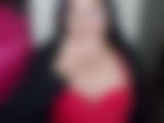 Live cam show with GraceMaturemilf - Nipple Piercings on Uber Horny