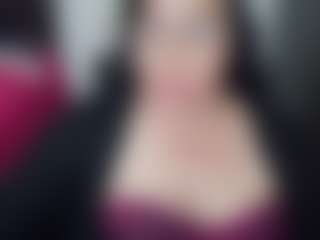Live cam show with GraceMaturemilf - Camel Toe on Free Soda