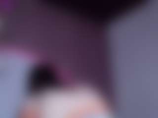 ReinaChloe's Live Sex Cam Show