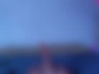 Live cam show with ReinaChloe - Hairy Pussy on Free Soda