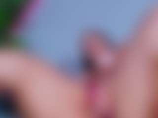ReinaChloe's Live Sex Cam Show