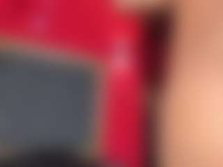 YayaHilton's Live Sex Cam Show
