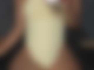 Show in cam erotica live di YayaHilton