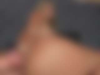 Live cam show with YayaHilton - Striptease on Fapmatic.com