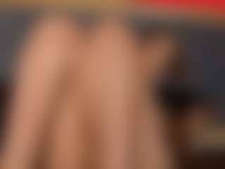 YayaHilton's Live Sex Cam Show