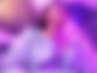 Live-Cam-Show mit ashley-17 - Ebony Petite auf Camsoda