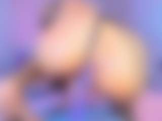 Live cam show with collett-t - Camel Toe on AdultVida.com