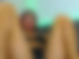 Live cam show with coralsantana - Muscular on https://playwithruby.com