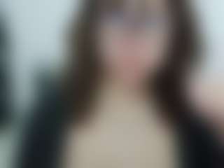 Live cam show with Curly-greeneyed - Green Eyes on boobsie.com