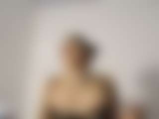 miachanel421's Live Sex Cam Show