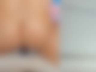Live cam show with Sara-evans03 - Gagging on Camsoda
