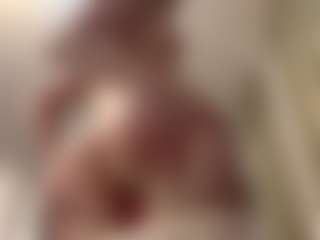 Live cam show with SharronHelzer - Green Eyes on liverealitysex.com