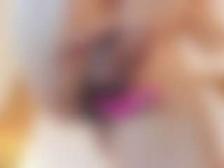 Live cam show with Vanessa - Spank on AdultVida.com