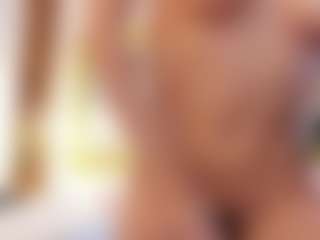 Live cam show with Vanessa - Shaved Pussy on Camsoda