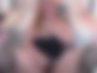 Live cam show with chloe-prg - Blonde Hair Middle Aged on Hubzter Live