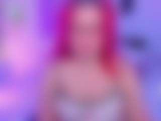 chloe-prg MILF webcam performer live streaming