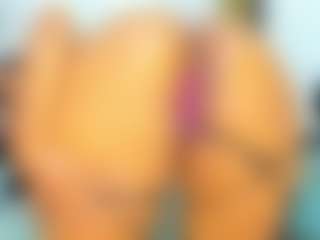 Show live cam dengan ciaraharrys - Striptease MILF di Camsoda