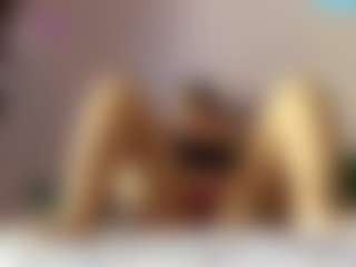 Live cam show with BasiliaBittel - Average on Camsoda