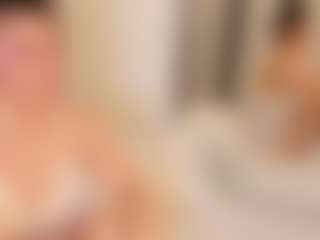 Live cam show with mia-collins - Green Eyes on boobsie.com