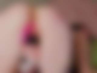 Live cam show with GoodWid - Striptease on liverealitysex.com