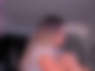 Live cam show with Lisa Flowers - Blonde Hair on Camsoda