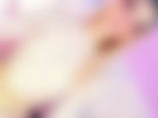 Live cam show with DaleskaSanchez - Smoking on AdultVida.com