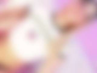 Live cam show with DaleskaSanchez - Smoking on StripNow