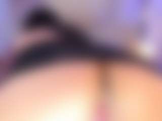 Live cam show with Mia K - Squirt on sexytreat.net