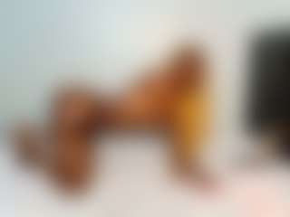 Live cam show with Lunahh - Mature Middle Aged on intimatelivegirls.com